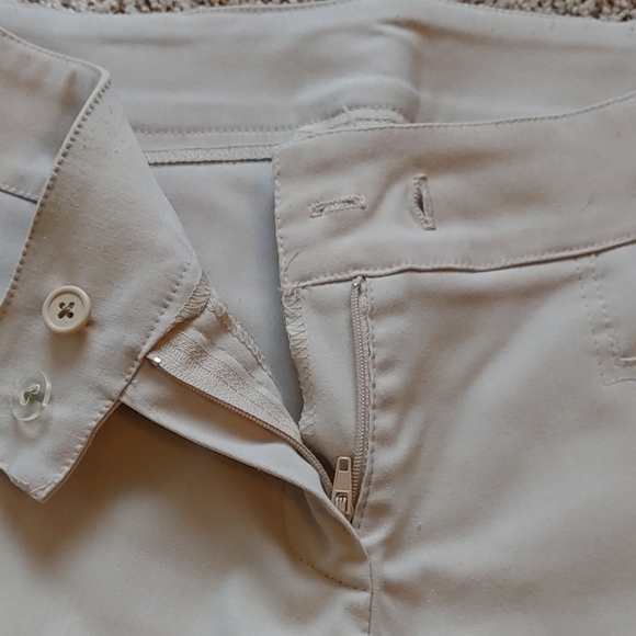 Khaki Capris, Size 5 - Picture 3 of 7